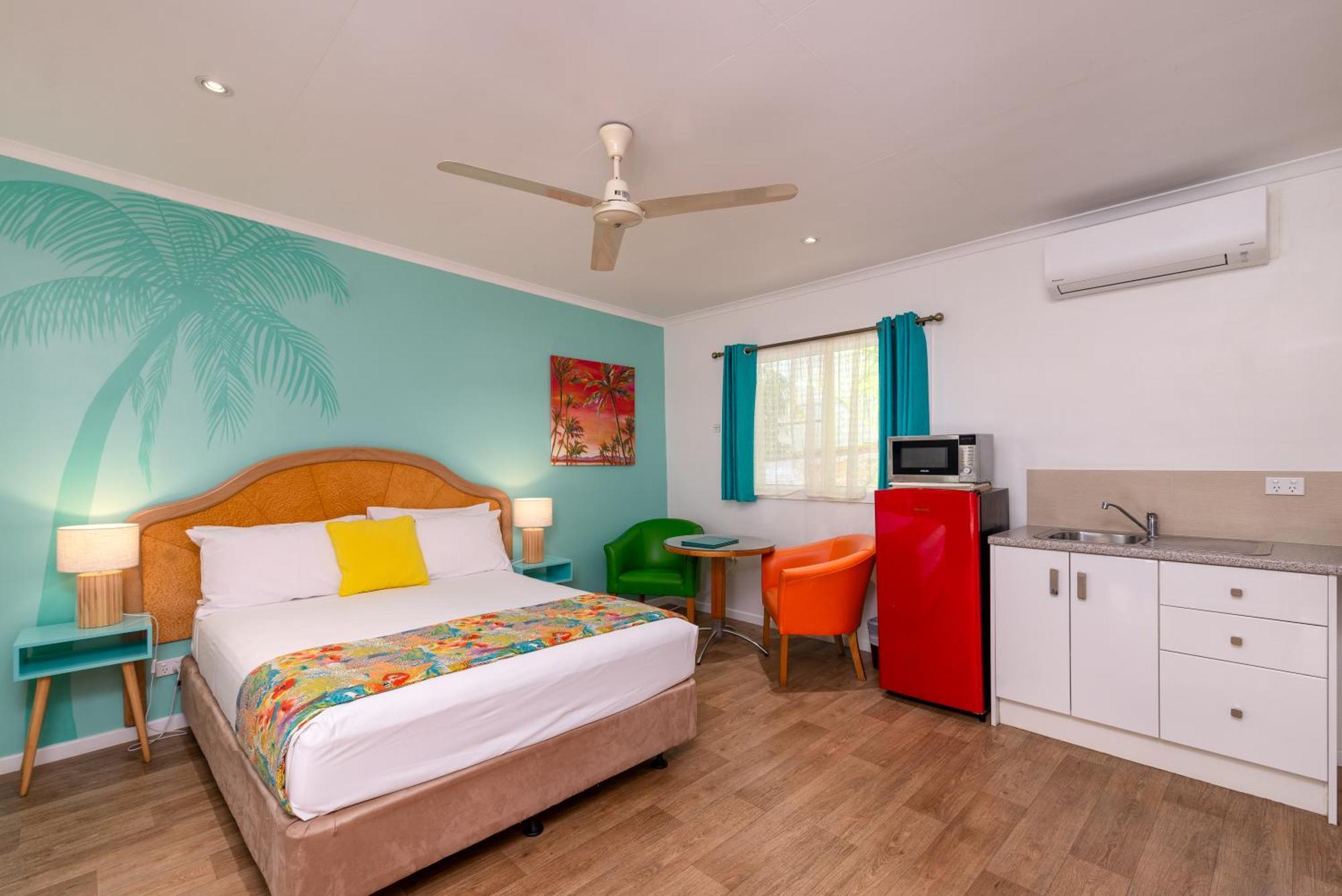 Port Douglas Motel Exterior photo