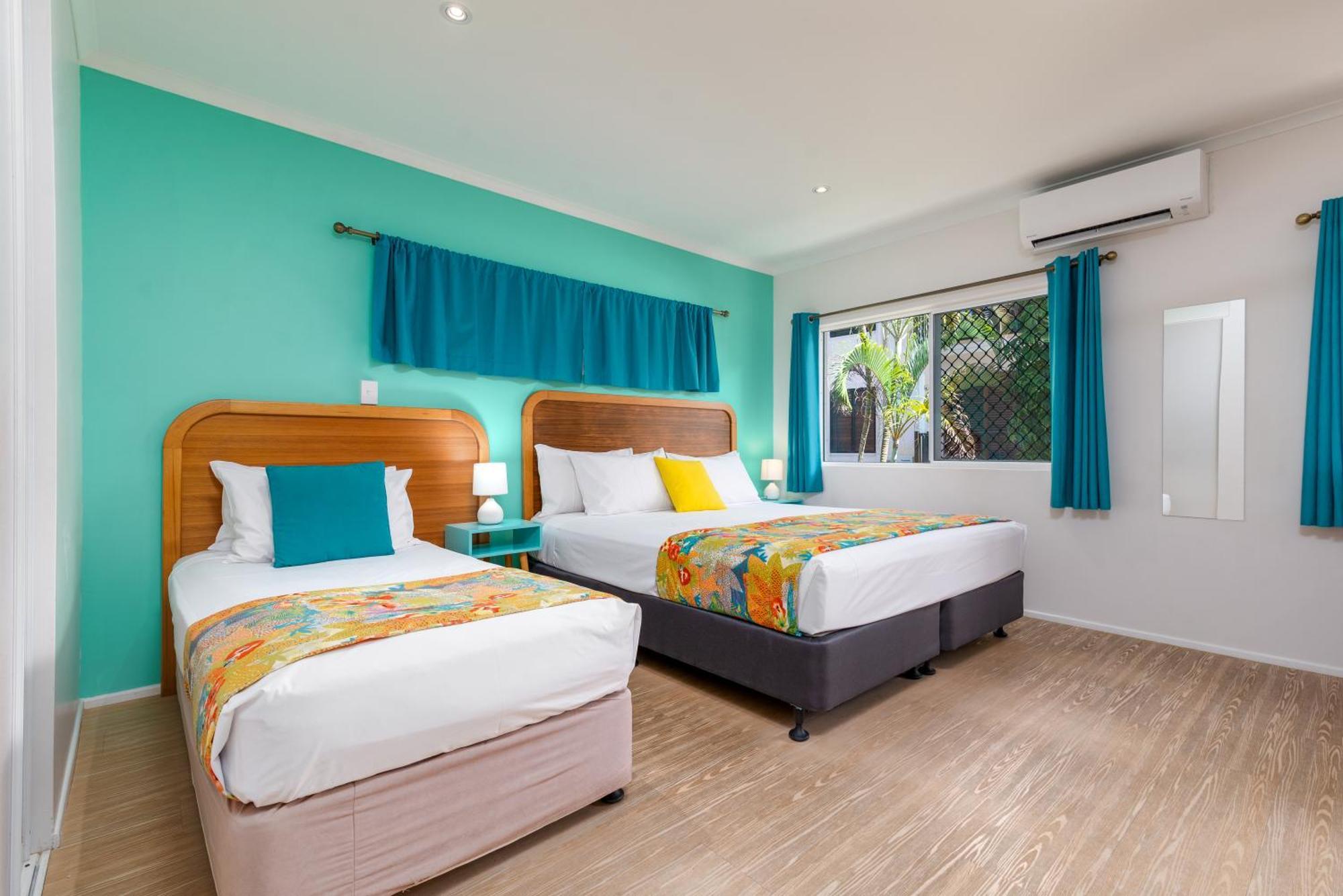 Port Douglas Motel Exterior photo